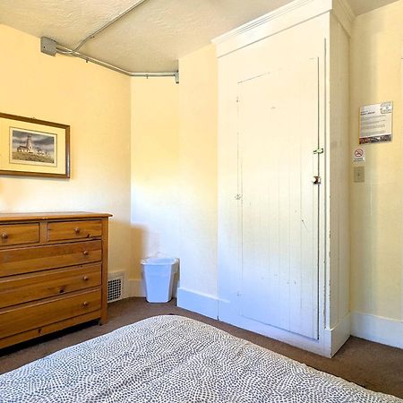 Bunk & Brew Historic Lucas House - Hostel Bend Bagian luar foto