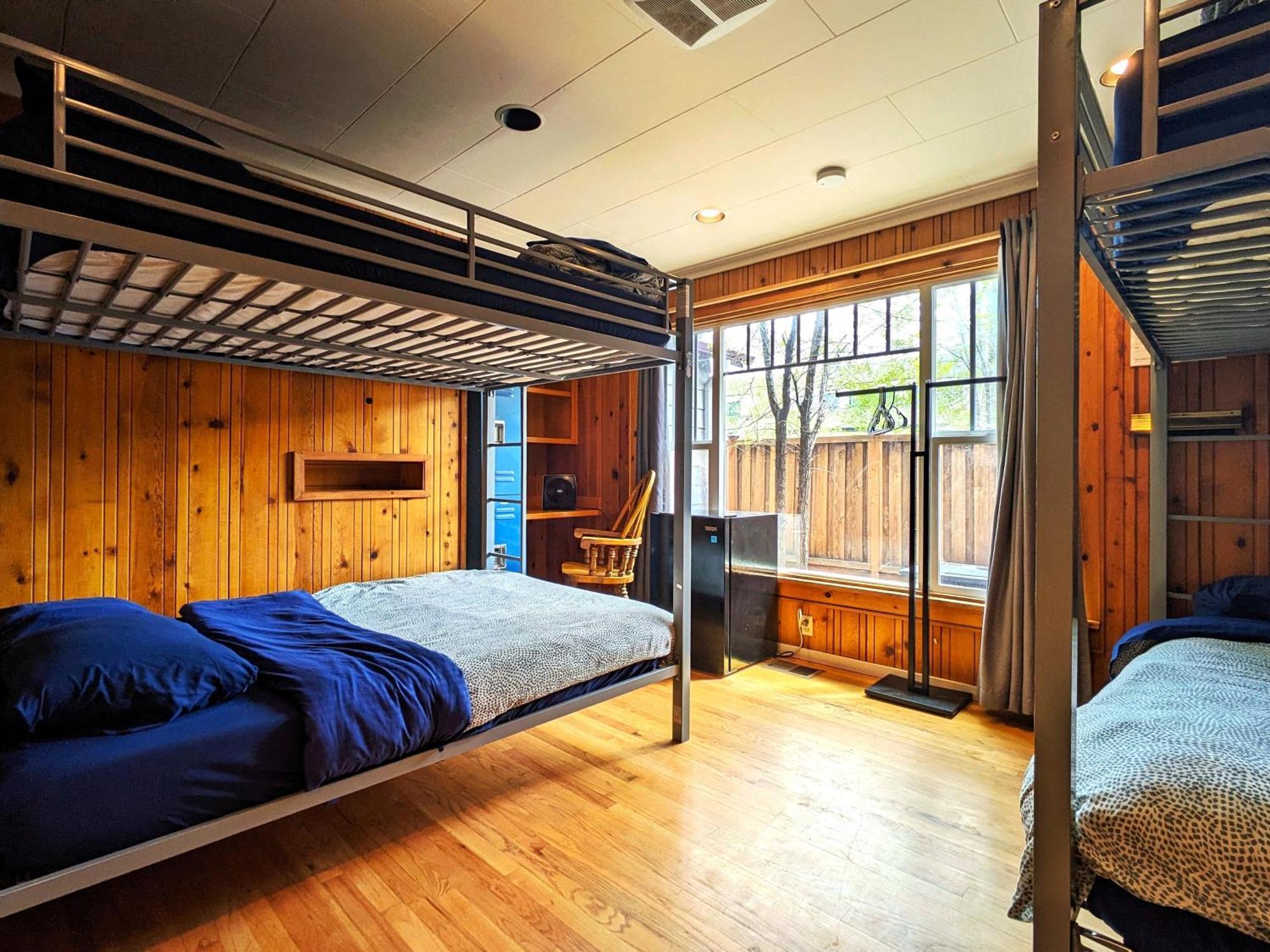 Bunk & Brew Historic Lucas House - Hostel Bend Bagian luar foto